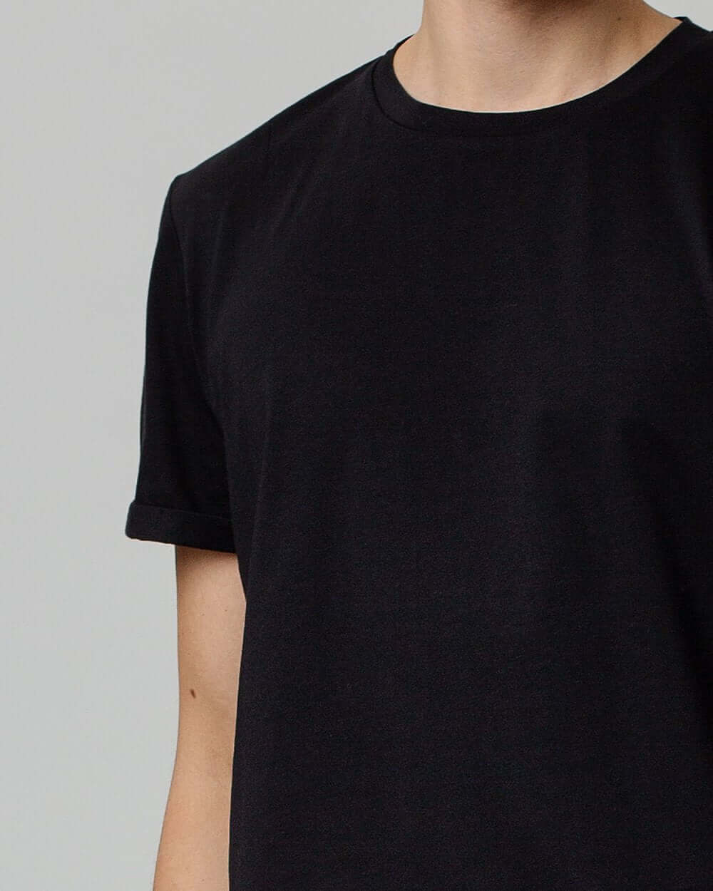Men's elongated T-shirt