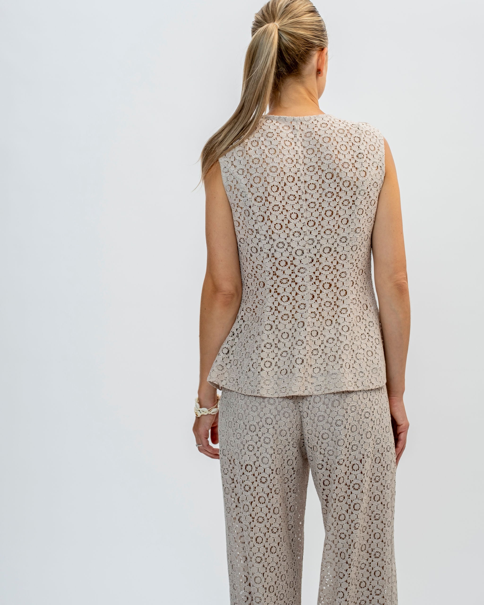 Suela vest